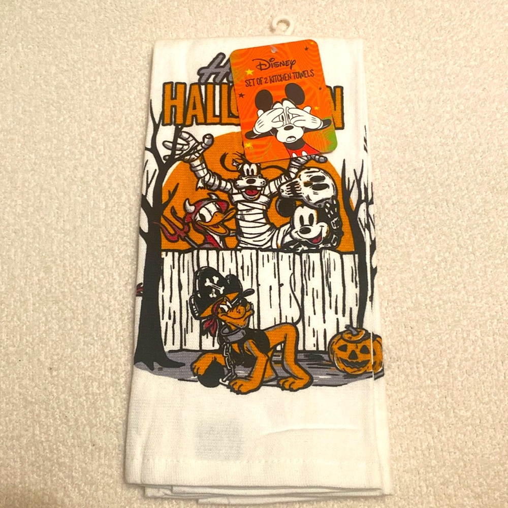 Disney Mickey and Friends Halloween Kitchen Towels set of two NWT